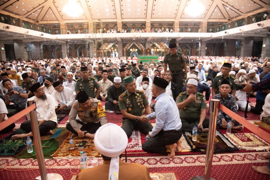 Akhir Tahun Pangdam Hasanuddin Berdoa Dan Dzikir Bersama