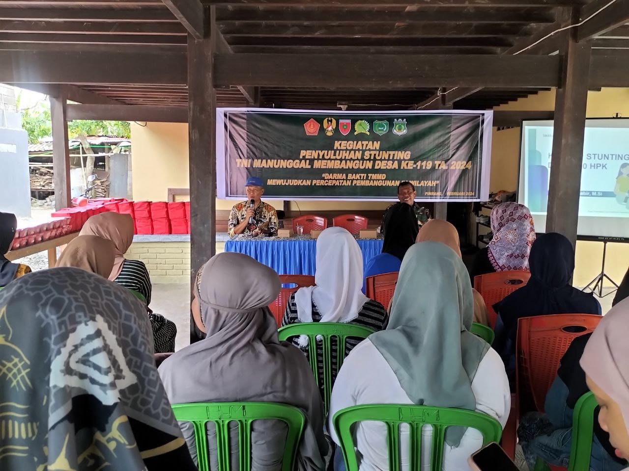 Cegah Stunting, Satgas TMMD Ke-119 Kodim 1404/Pinrang Bersama Dinkes Lakukan Penyuluhan Stunting
