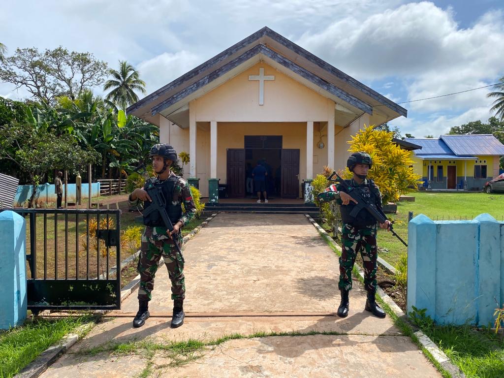 Tingkatkan Keimanan Bersama Warga di Perbatasan RI-PNG Dengan Khusuk dan Khidmad