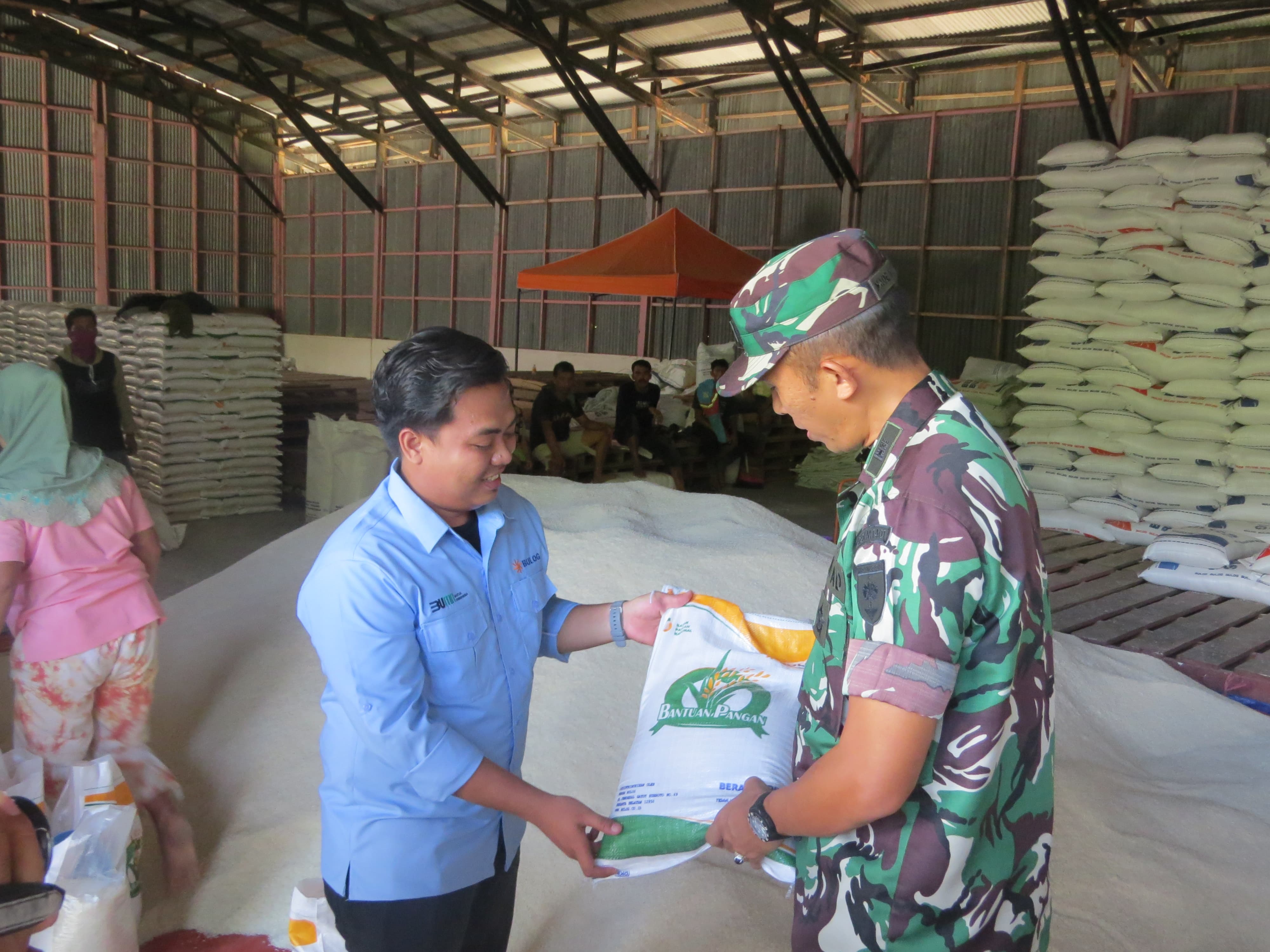 Pastikan Stok Beras Aman, Dandim 1401/Majene Tinjau Gudang Bulog Kabupaten Majene