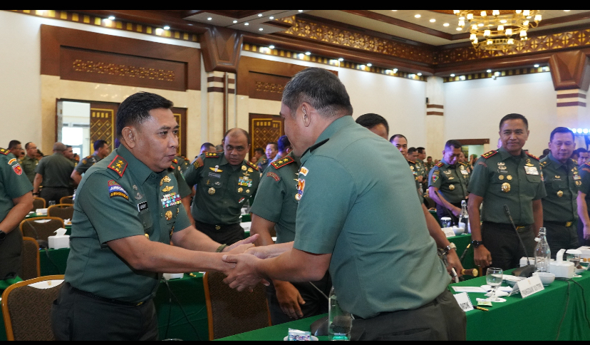 Pangdam XIV/Hsn Mengikuti Rapim TNI AD TA 2024 Pimpinan Kasad