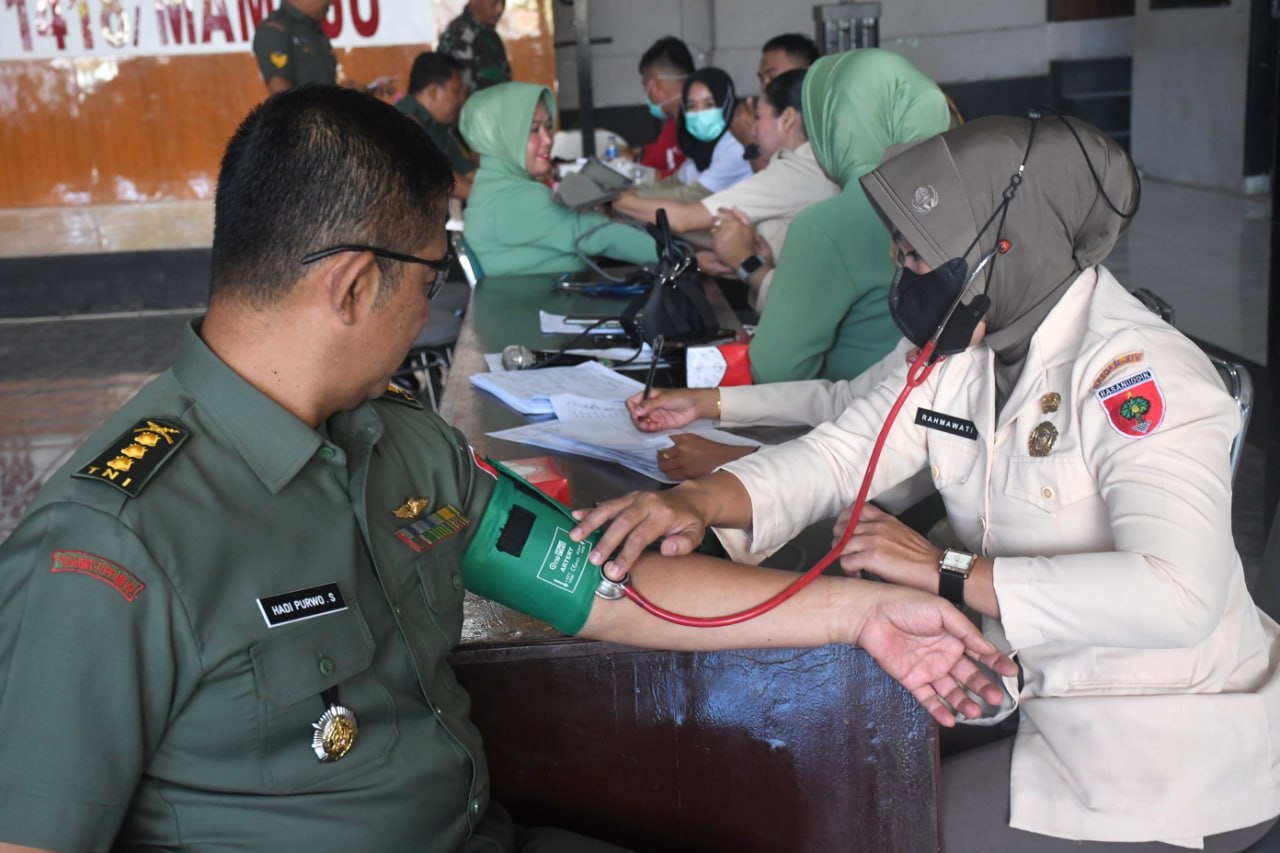Sambut HUT Ke – 78 Pesit KCK Koorcab Rem 142 Gelar Bakti Sosial Donor Darah