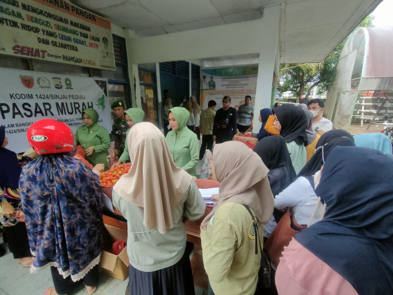 Cegah Inflasi, Kodim 1424/Sinjai menggelar kegiatan Gerakan Pasar Murah (GPM) Di Sinjai Utara