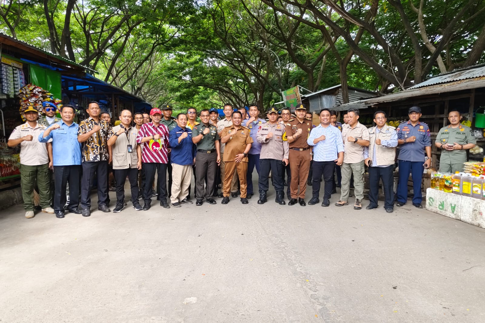 Dandim 1425 Jeneponto Bersama Forkopimda dan Stakeholder Terkait Sidak Pasar