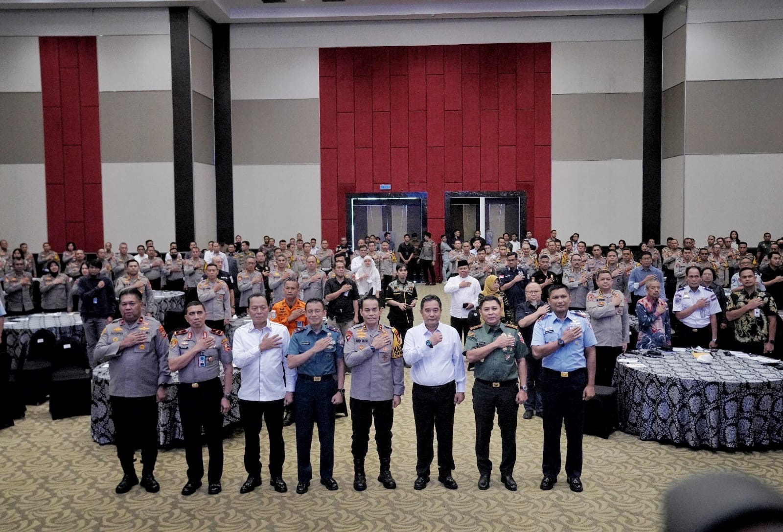 Sinergi Forkopimda Sulsel, Pangdam XIV/Hsn Bersama Stake Holder Sulsel Mengikuti Rakor Kesiapan Operasi Ketupat 2024