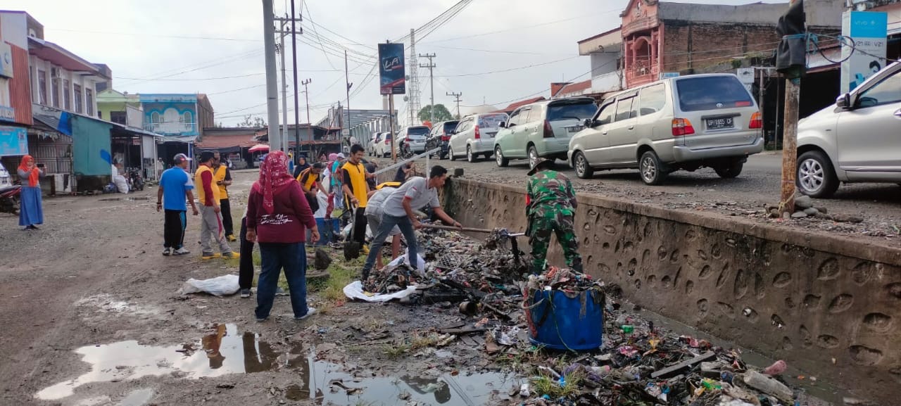 Karya Bhakti Kodim 1406/Wajo Bersama Masyarakat Siwa