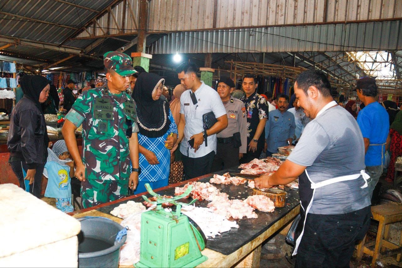 Dandim 1426 Takalar Bersama Forkopimda Laksanakan Operasi Pasar