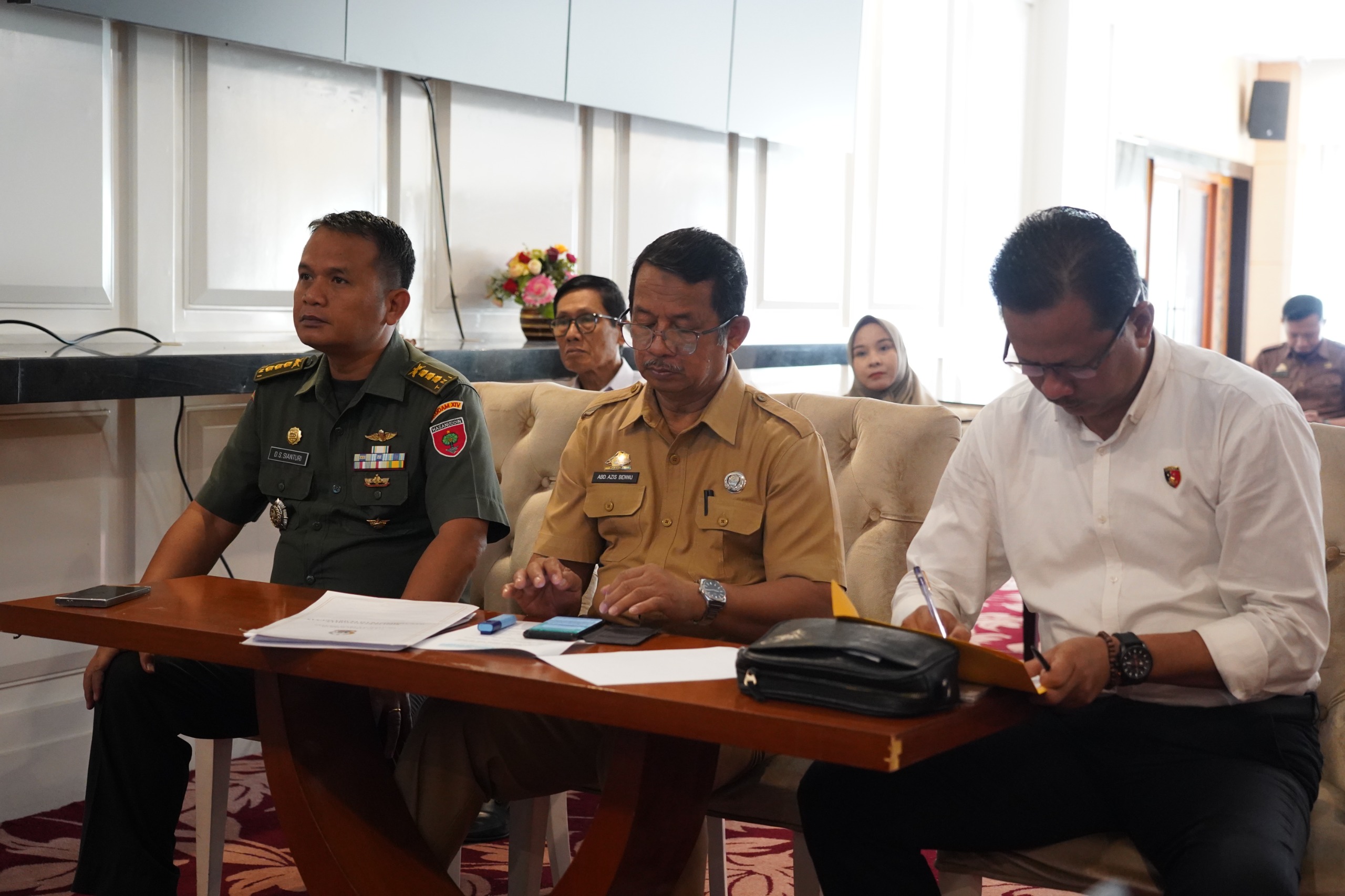 Wakili Pangdam XIV/Hsn, Pamen Ahli Bid. Ekonomi Mengikuti Rakor Pengendalian Inflasi Daerah di Kantor Gubernur Sulsel