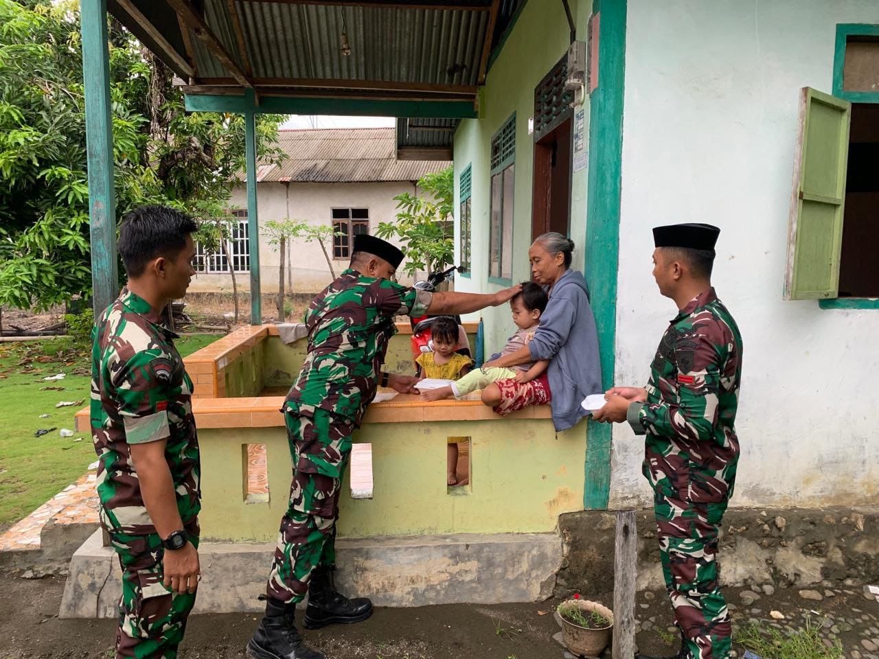 Korem 142/Tatag: Jumat Berkah, Kembali Berbagi Kebahagiaan