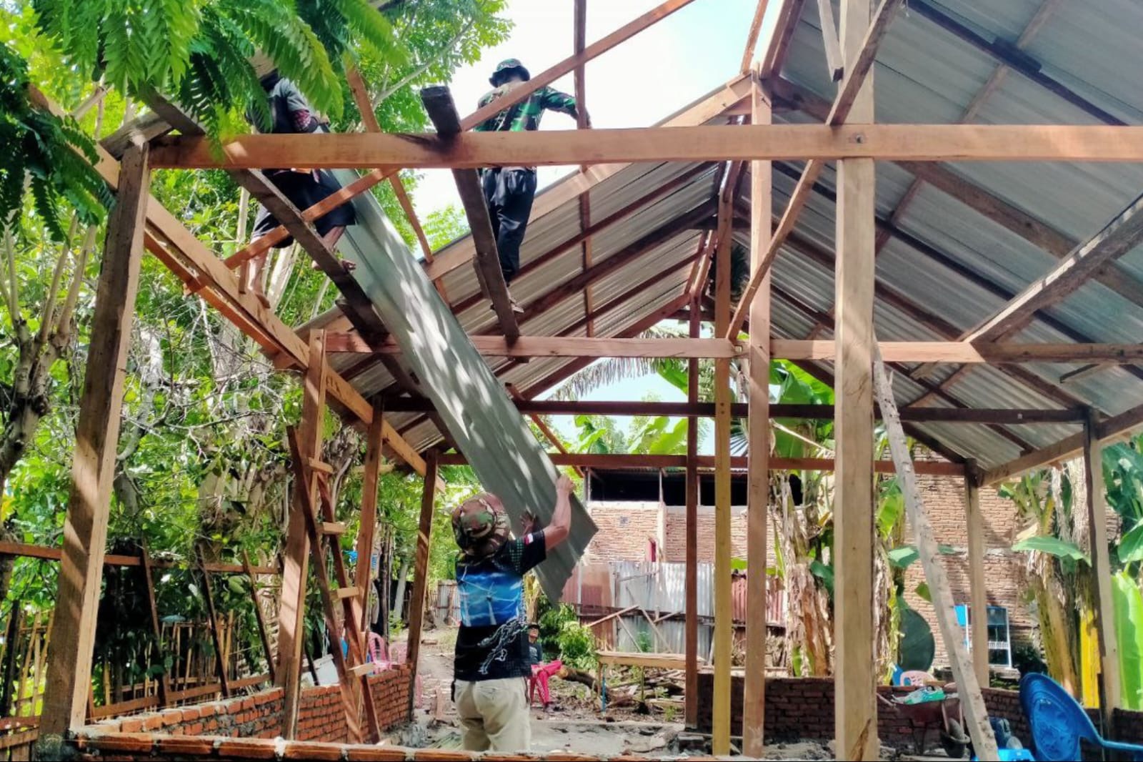 Rehab RTLH Milik Purnawirawan TNI AD Bantuan Kasad Wilayah Kodim 1425 Jeneponto Capai 60 Persen