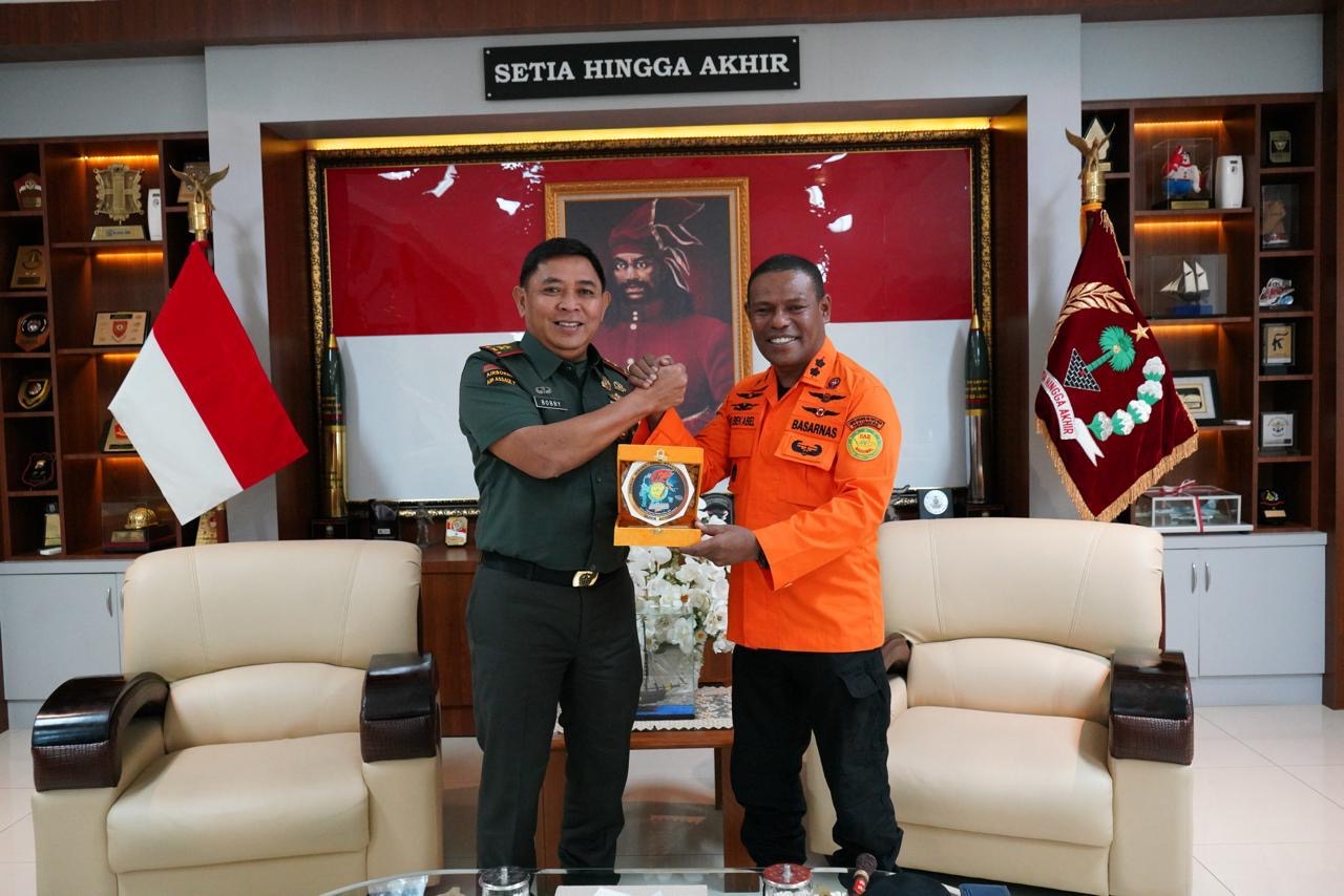 Perkuat Sinergitas, Pangdam XIV/Hsn Terima Kunjungan Silaturahmi Kabasarnas Makassar