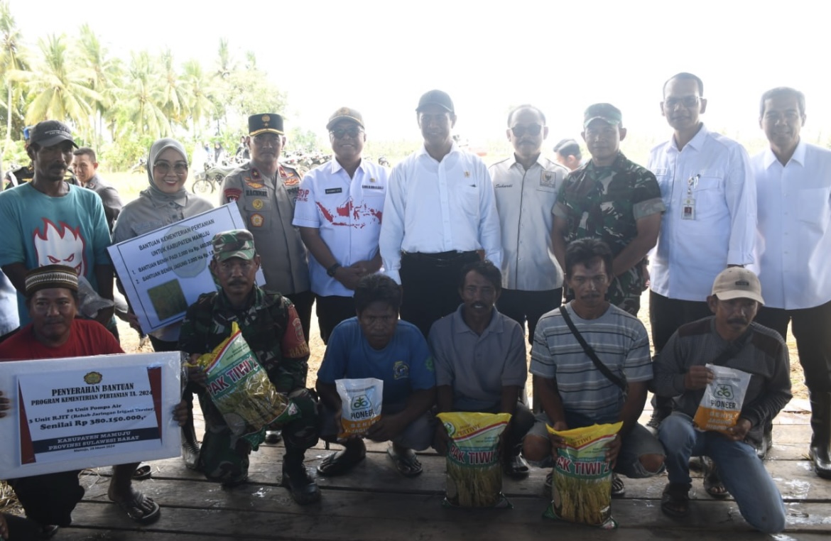 Danrem 142/Tatag Bersama Forkopimda Mendampingi Menteri Pertanian RI