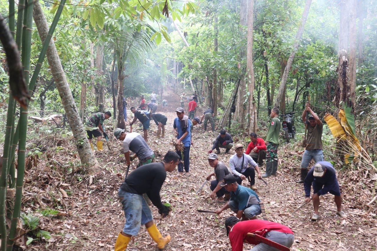 Luar biasa, Dansatgas TMMD 119 Kodim 1418/Mamuju Ikut Turun Tangan