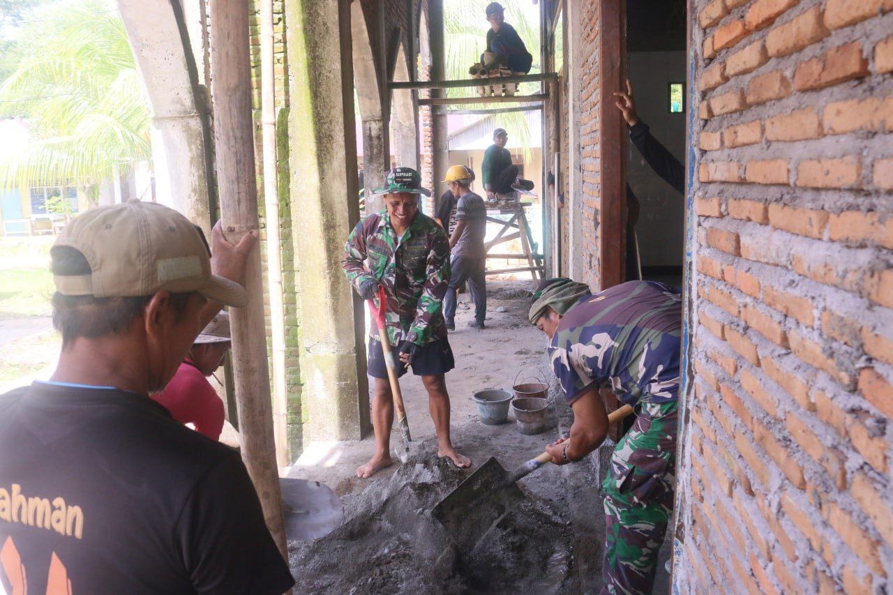 Satgas TMMD Ke-119 Kodim 1418/Mamuju Terus Genjot Pengerjaan Rehab Masjid Nurul Amin di Hari ke-14