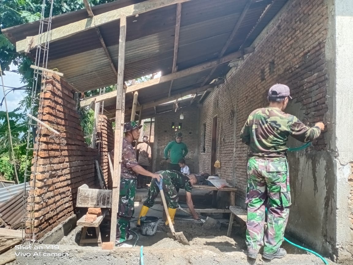 Kodim 1426 Takalar Menggelar Kegiatan Rehab Rumah Tidak Layak Huni (RTLH)