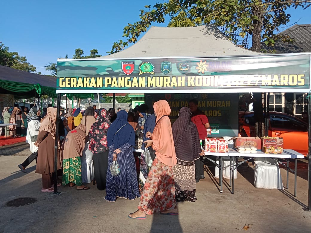 Antusias Warga Maros Serbu Pasar Pangan Murah Kodim 1422/Maros