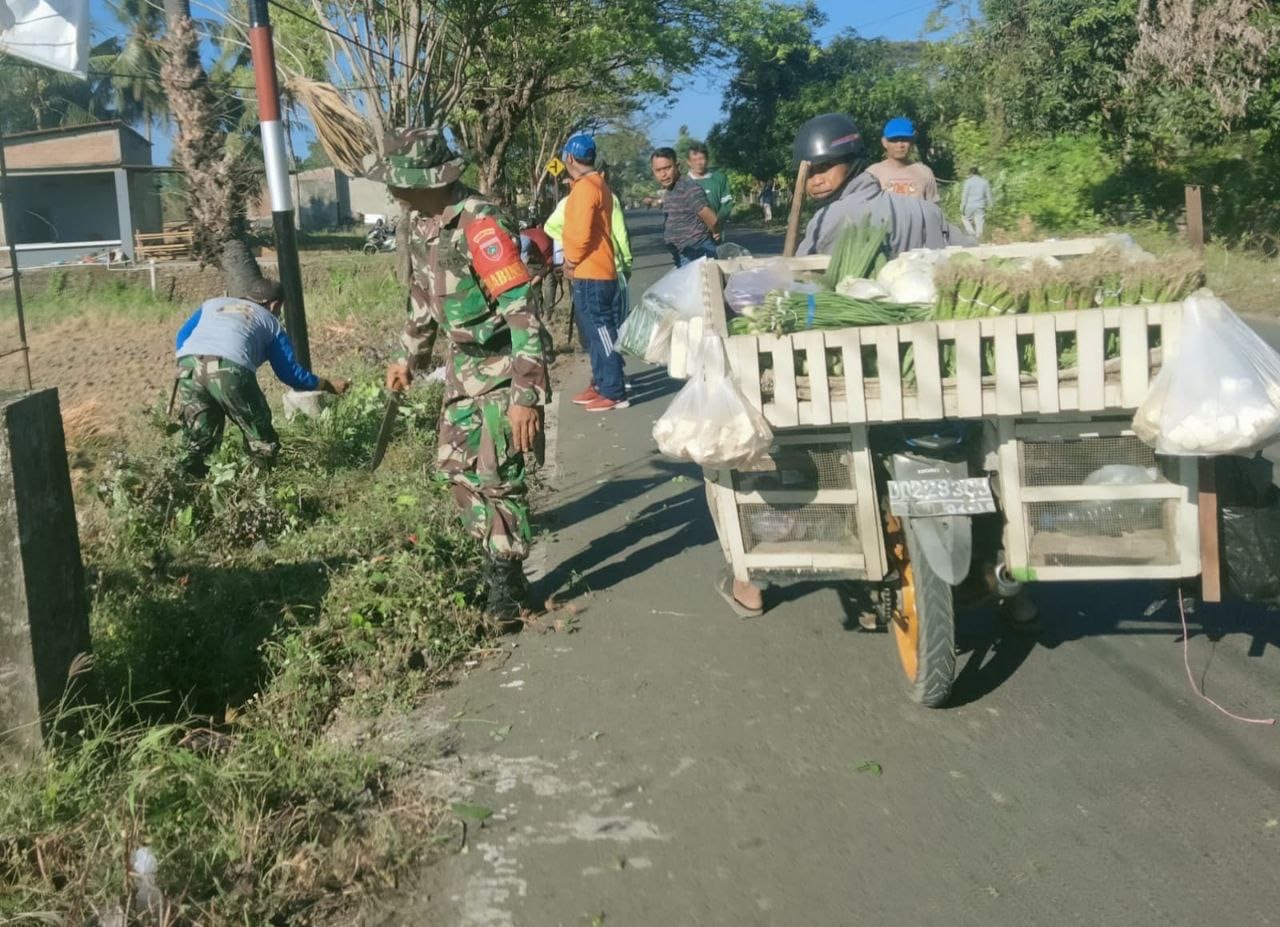 Upaya Normalisasi Saluran Air, Koramil 1426-07/Pattallassang Ajak Masyarakat Kerja Bakti