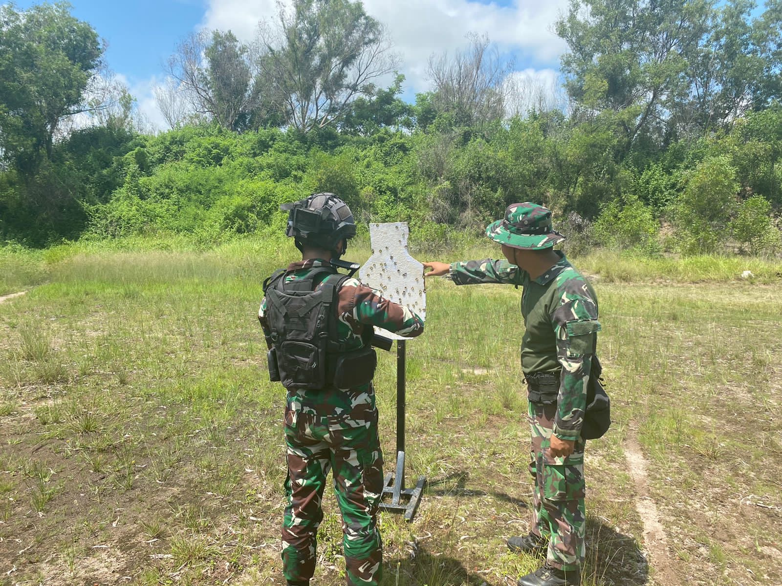 Tingkatkan Naluri Tempur, Prajurit Rusa Hitam 721 Laksanakan Latihan Menembak Reaksi