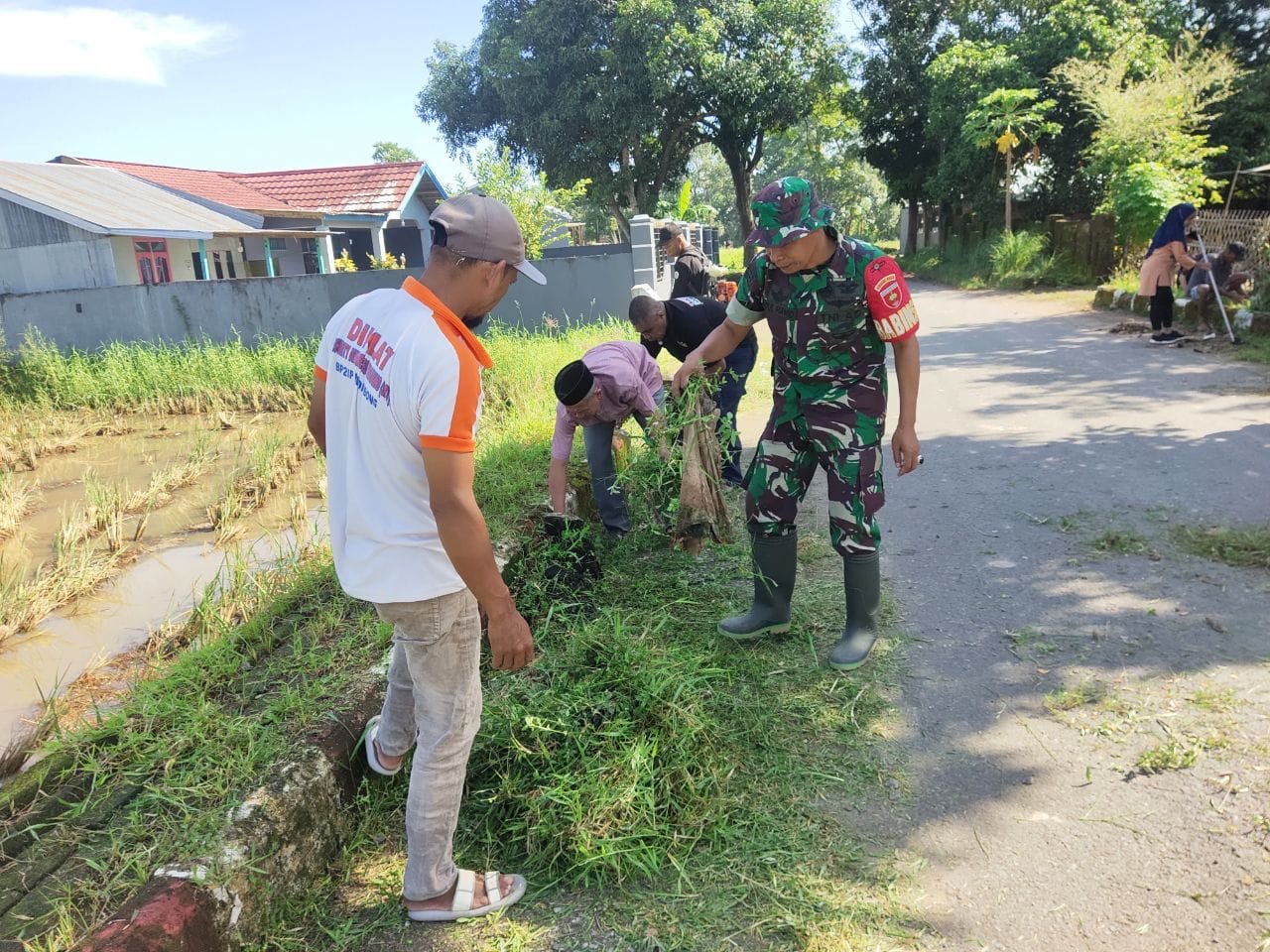 Koramil 1426-04/Galesong, Motivasi Warga Dalam Kerja Bakti Pembersihan Lingkungan
