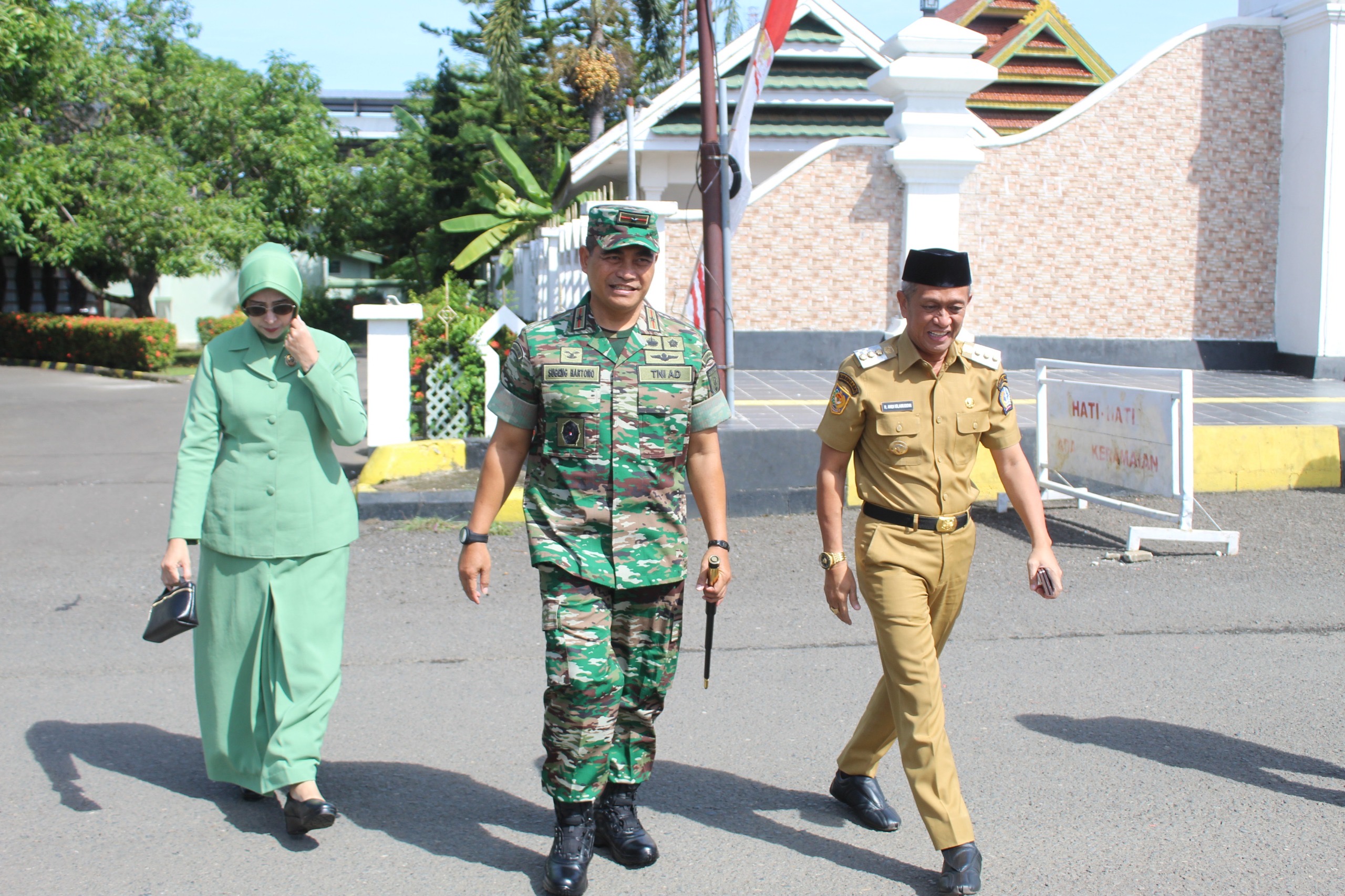 Korem 141/Tp Jelang Idul Fitri Gelar Bazar Murah TNI