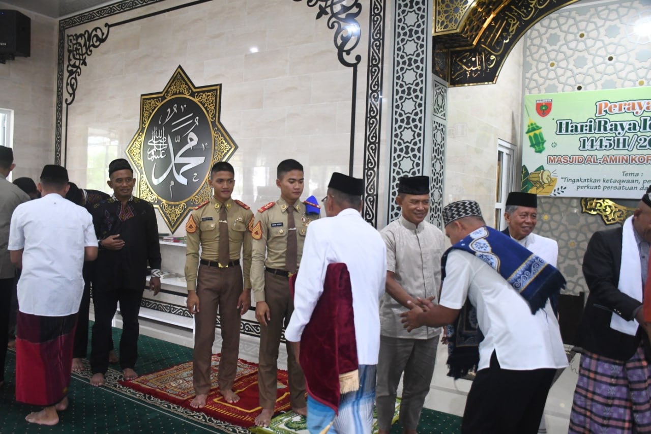 Danrem 142/Tatag Shalat Idul Fitri Bersama Prajurit dan Masyarakat