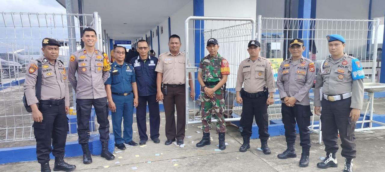 Amankan Arus Mudik Lebaran, Babinsa Koramil 1405-04/Soppeng Riaja Pantau pelabuhan laut  Awerange
