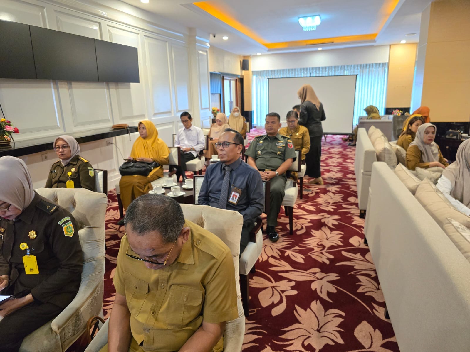 Pamen Ahli Bid. Ekonomi Mewakili Pangdam XIV/Hsn, Ikuti Rakor Pengendalian Inflasi Daerah Bersama Kemendagri RI Melalui Virtual