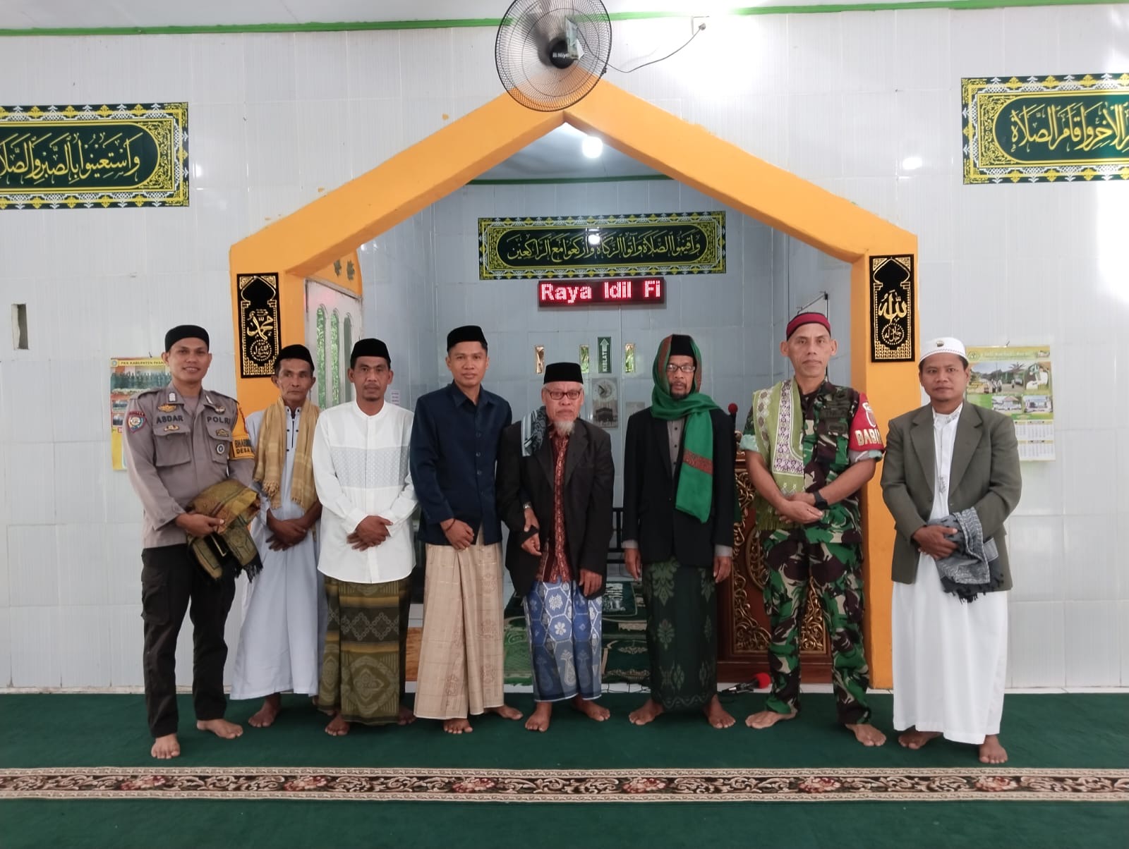 Babinsa Koramil Bambalamotu Kodim Pasangkayu Menyelenggarakan Pengamanan dan Sholat Idul Fitri 1445 H