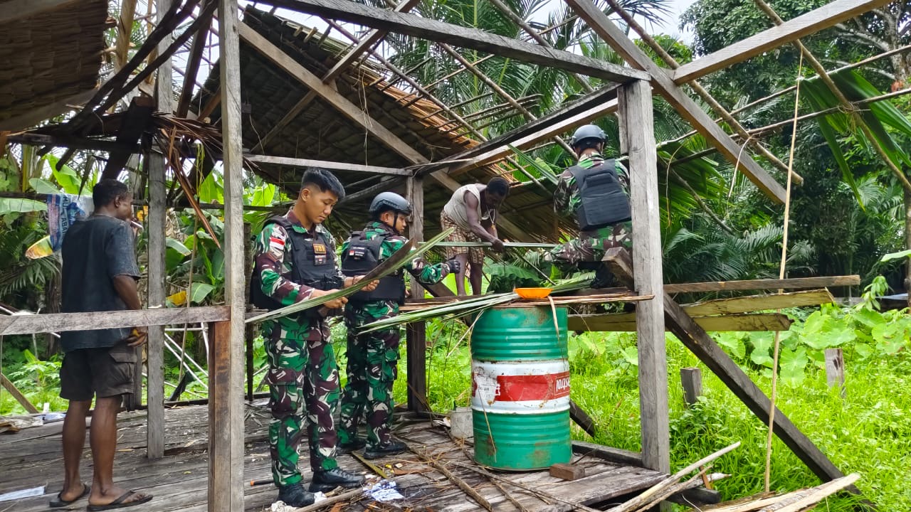 Satgas Yonif 721/Mks Mendapatkan Perhatian Dari Warga Kampung Dabra, Ada Apa?