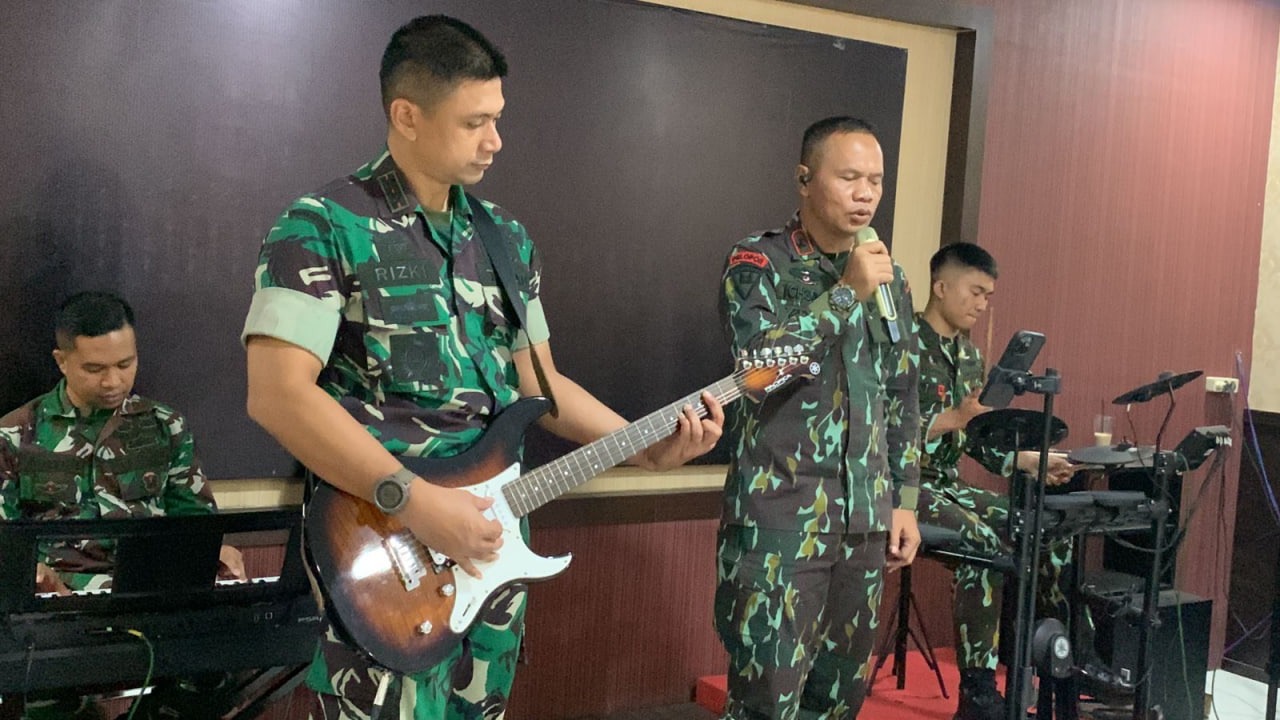 Perkuat Sinergitas Dan Silaturahmi, Kodim 1407/Bone Dan Yon C Brimob Gelar Latihan Musik Bersama