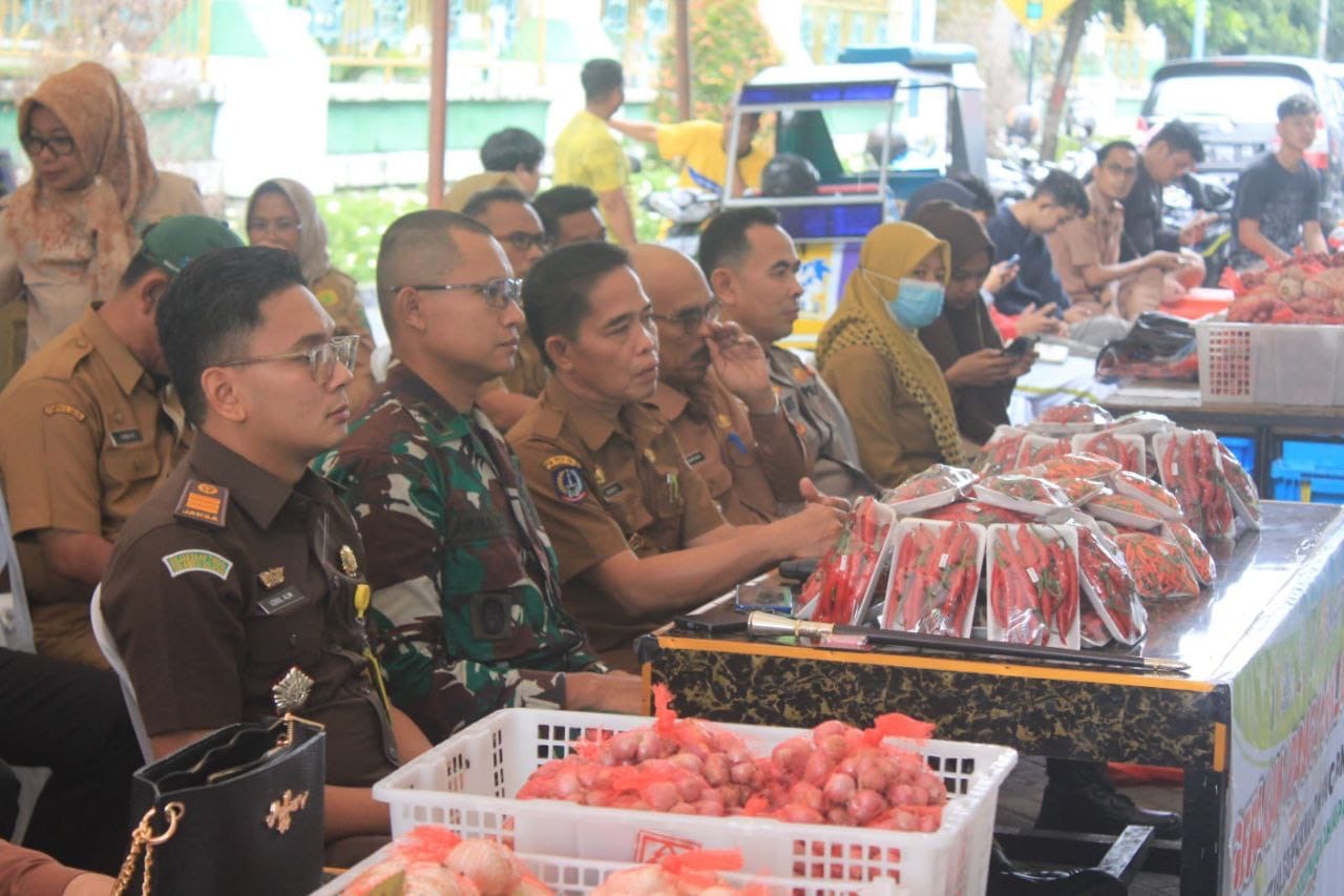 Dandim 1420/Sidrap Hadir Dalam Apel Siaga Pengamanan Pasokan dan Pangan Jelang Idul Fitri 1445 H Tahun 2024