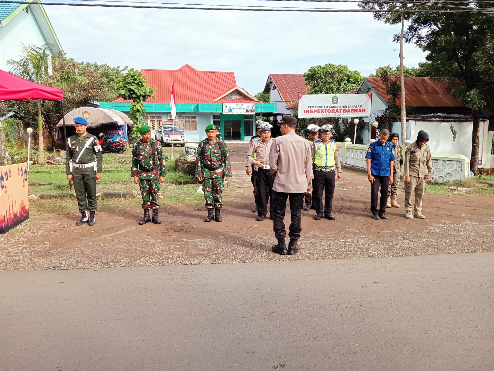 TNI-POLRI Bersama Instansi Terkait, Pantau Arus Mudik Lebaran Di Pos Pam Ketupat