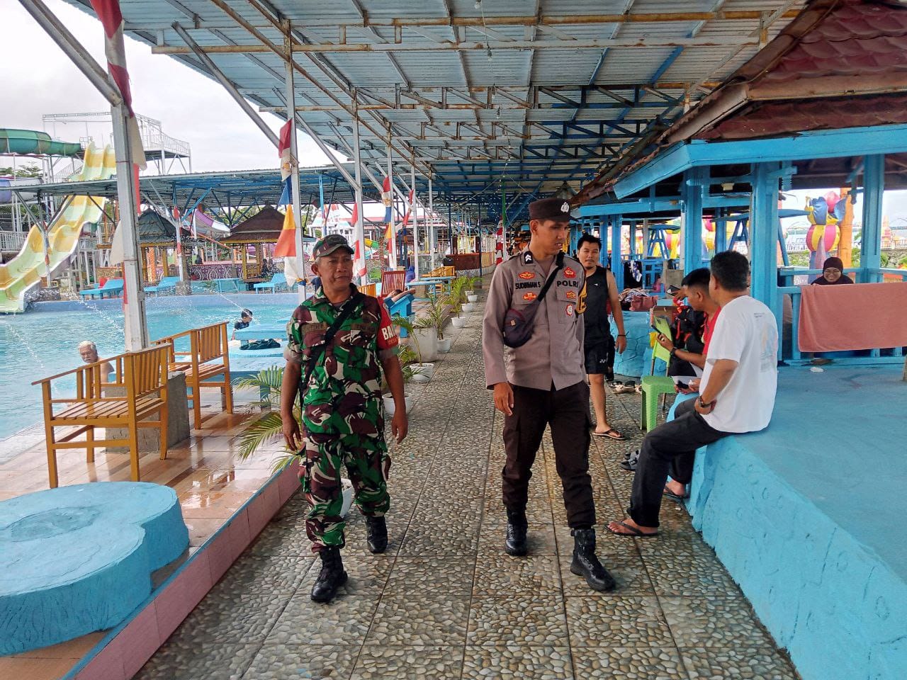 Suasana Libur Lebaran, Babinsa Atensi Obyek Wisata Guna Terjaganya Kondusifitas Wilayah