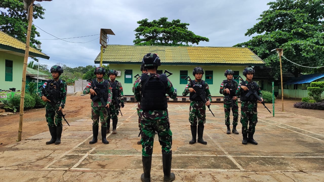 Memantau Situasi Guna Ciptakan Kondusifitas, Satgas Pamtas Yonif 726/Tml Laksanakan Patroli Keamanan Di Wilayah Perbatasan RI-PNG