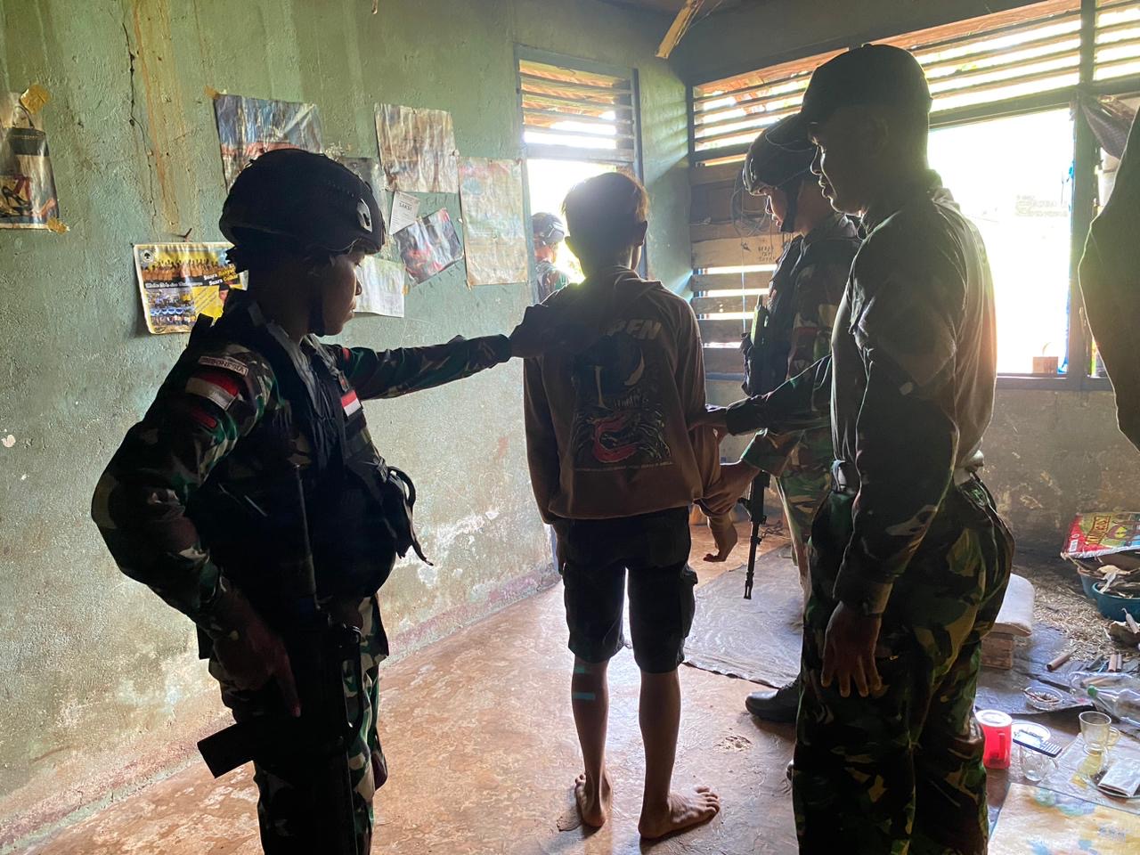 Satgas Pamtas Yonif 726/Tamalatea Berhasil Tangkap Pelaku Curanmor Di Wilayah Perbatasan RI-PNG