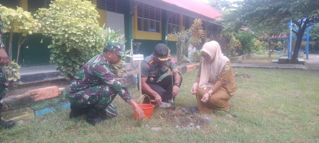 Peringati Hari Bumi Sedunia, Kodim 1404/Pinrang Tanam Ratusan Pohon Bersama Forkopimda