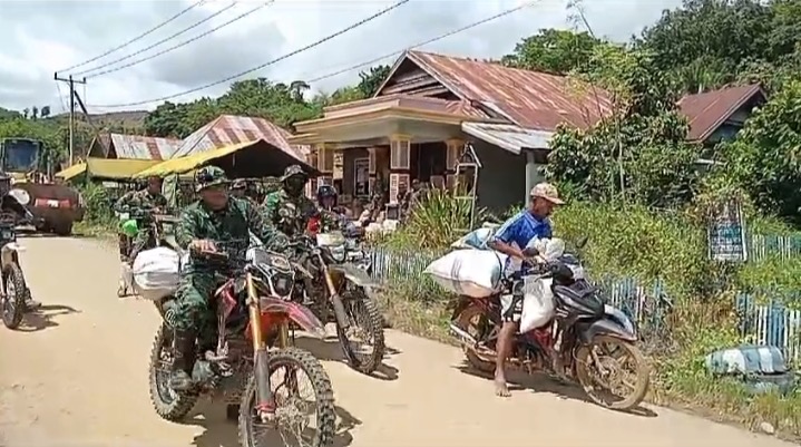 Kodim 1403/Palopo Terus Menerus Membawa Bantuan ke Kecamatan Latimojong