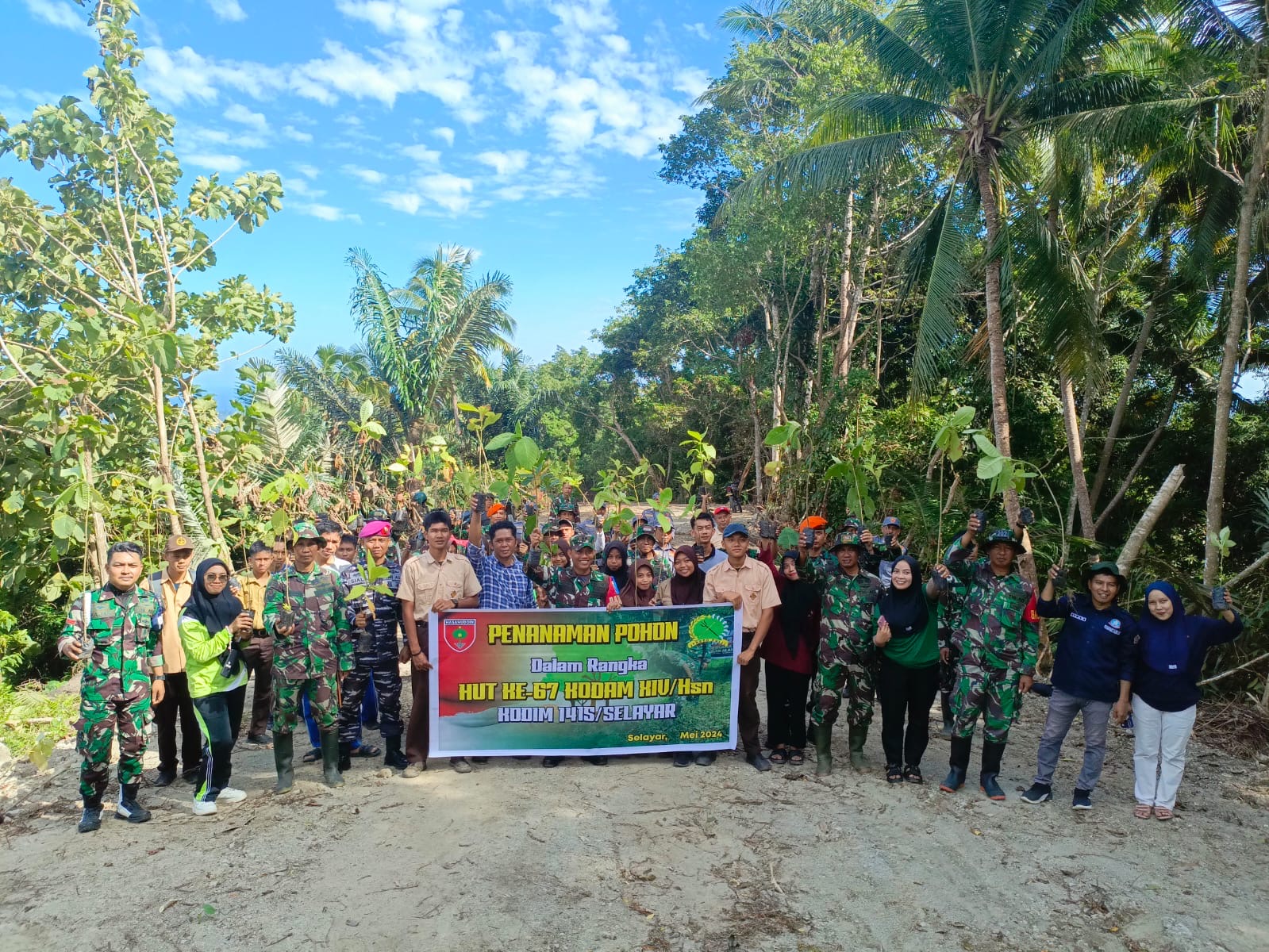 Penanaman Pohon Kodim 1415/Selayar, Menyambut HUT Ke-67 Kodam XIV/Hasanuddin