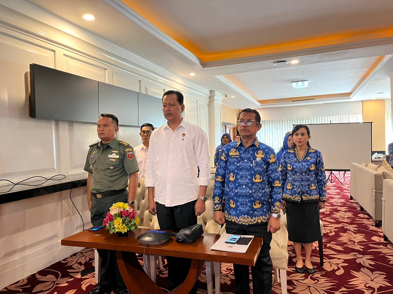 Pamen Ahli Bidang Ekonomi Poksahli Mewakili Pangdam Mengikuti Rakor Pengendalian Inflasi Daerah Secara Virtual