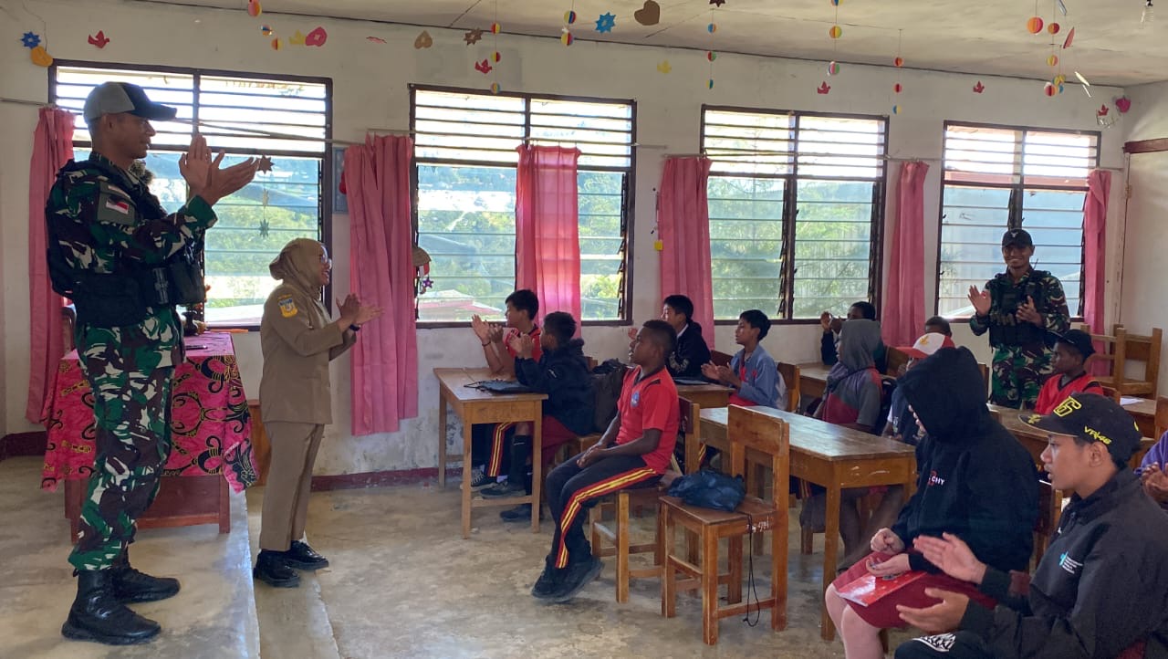 Berikan Edukasi Lewat Fun Games, Cara Satgas Yonif 721/Mks Tingkatkan Minat Belajar Siswa Sekolah Dasar