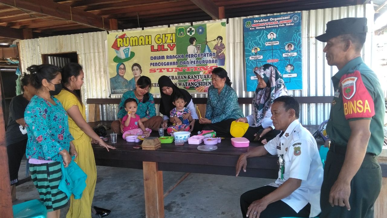 Babinsa Koramil 1420-03/Marittengae Lakukan Pendampingan PMT Kategori Bayi Balita Stunting dan Ibu Hamil