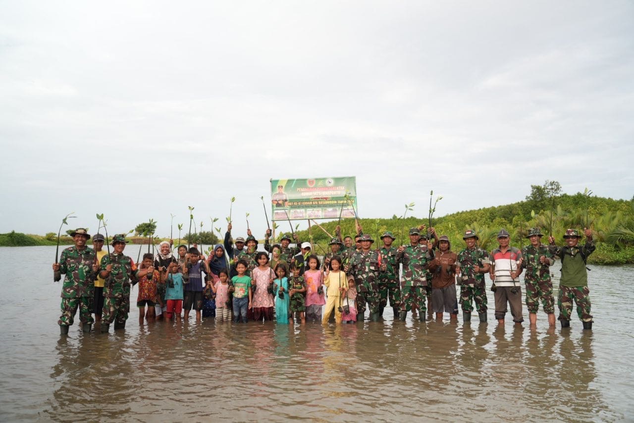 Kodim Jeneponto Tanam 1000 Bibit Pohon Mangrove Sambut HUT Ke 67 Kodam XIV Hasanuddin Tahun 2024
