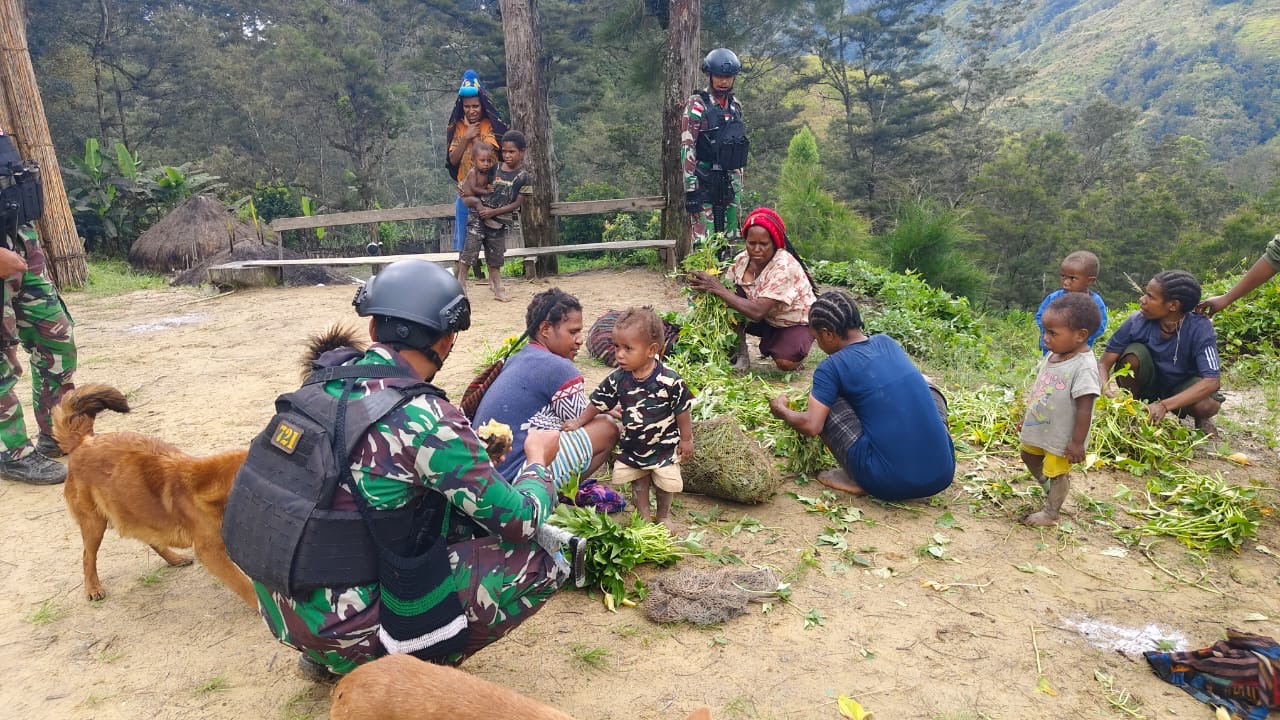 Jelang Purna Tugas, Satgas Yonif 721/Mks Terus Pererat Hubungan Baik Dengan Masyarakat
