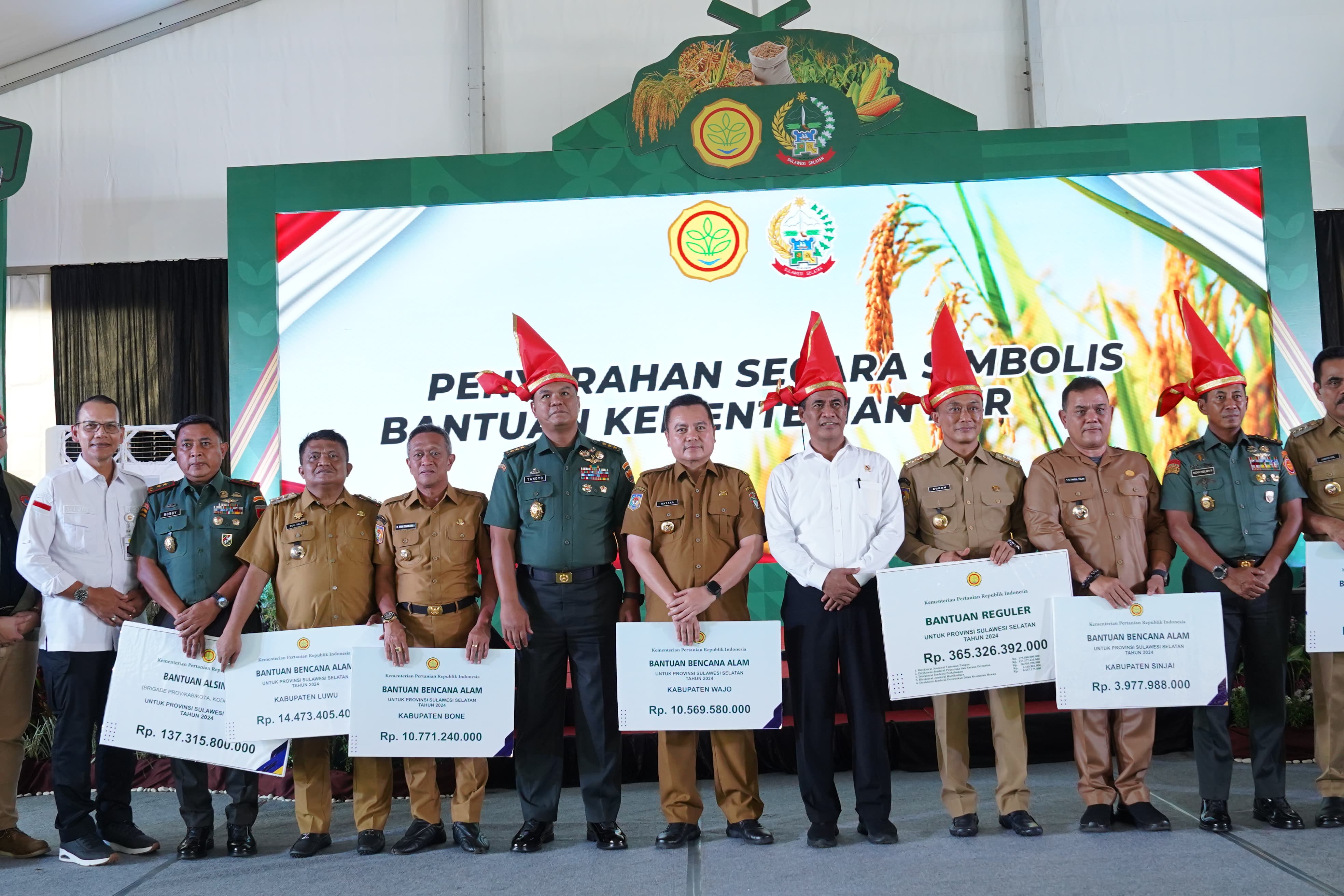 Pangdam XIV/Hasanuddin Sambut dan Mendampingi Kunjungan Kerja Wakasad dan Menteri Pertanian RI di Sulsel