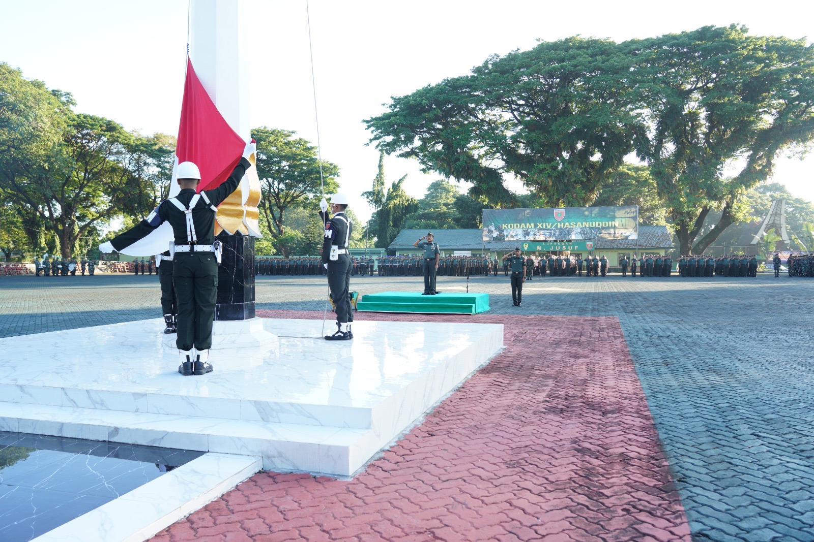 Kapoksahli Pangdam XIV/Hsn Bertidak Sebagai Irup Pada Upacara Peringatan ke-116 Tahun 2024 Hari Kebangkitan Nasional di Makodam XIV/Hsn