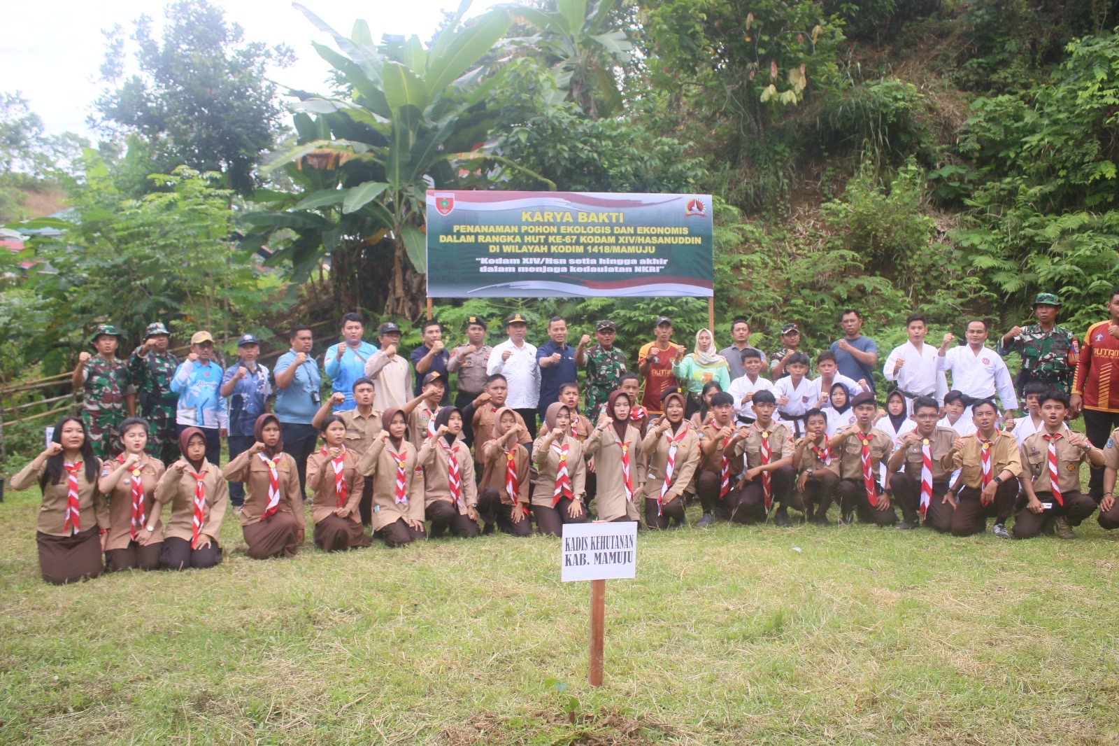 Karya Bakti Penanaman Pohon Ekologis dan Ekonomis Wilayah Kodim 1418/Mamuju