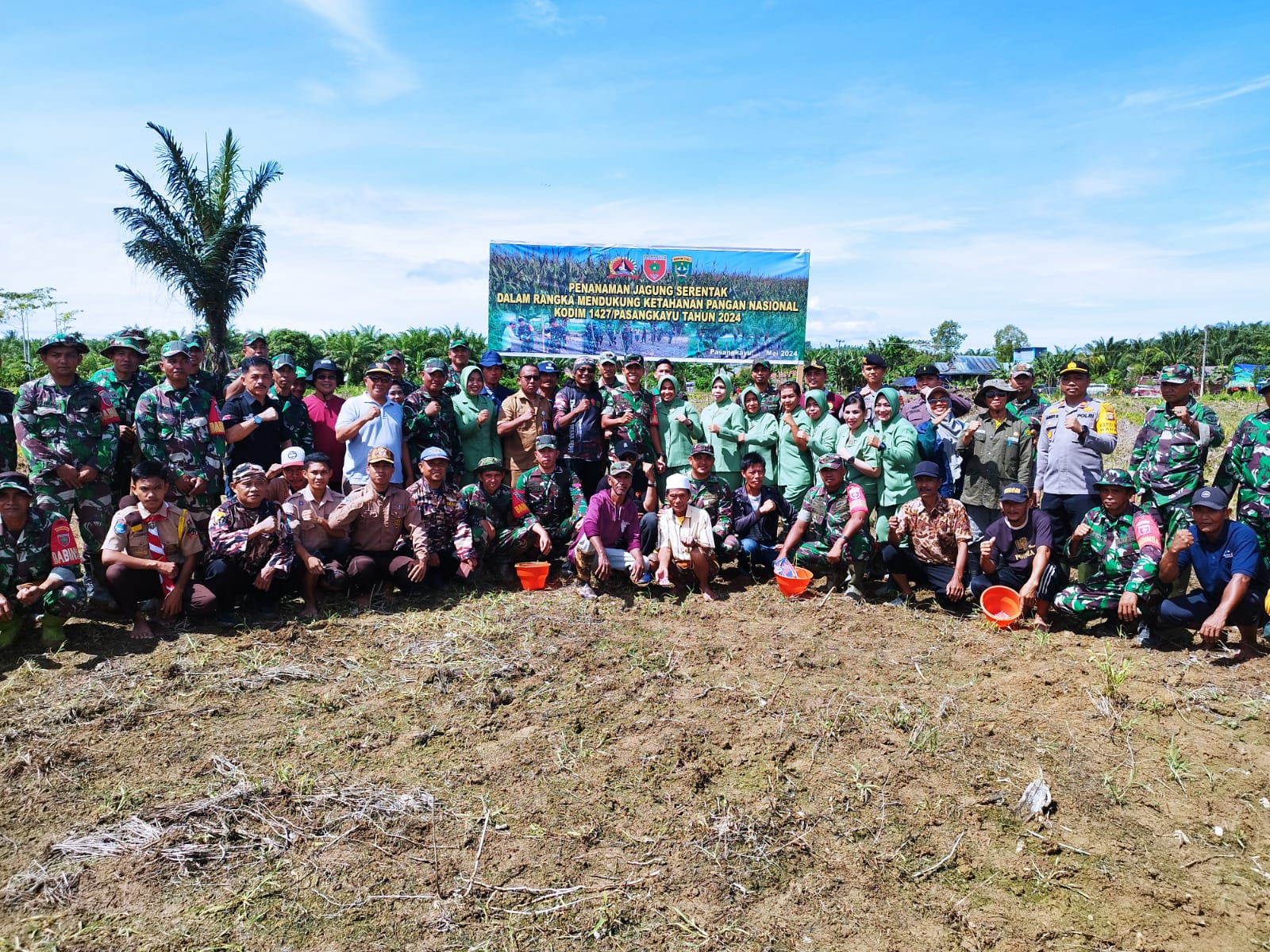 Dukung Program Ketahanan Pangan Nasional, Dandim 1427/Pasangkayu Tanam Pohon Buah di Desa Kasano