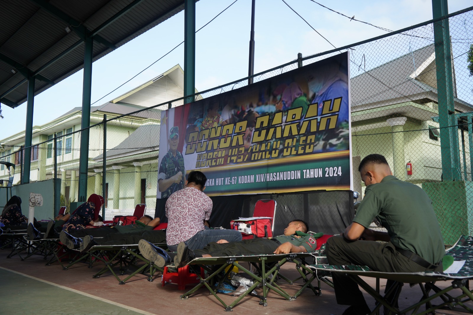 Meriahkan HUT Kodam XIV/Hasanuddin, Korem 143/HO Gelar Donor Darah