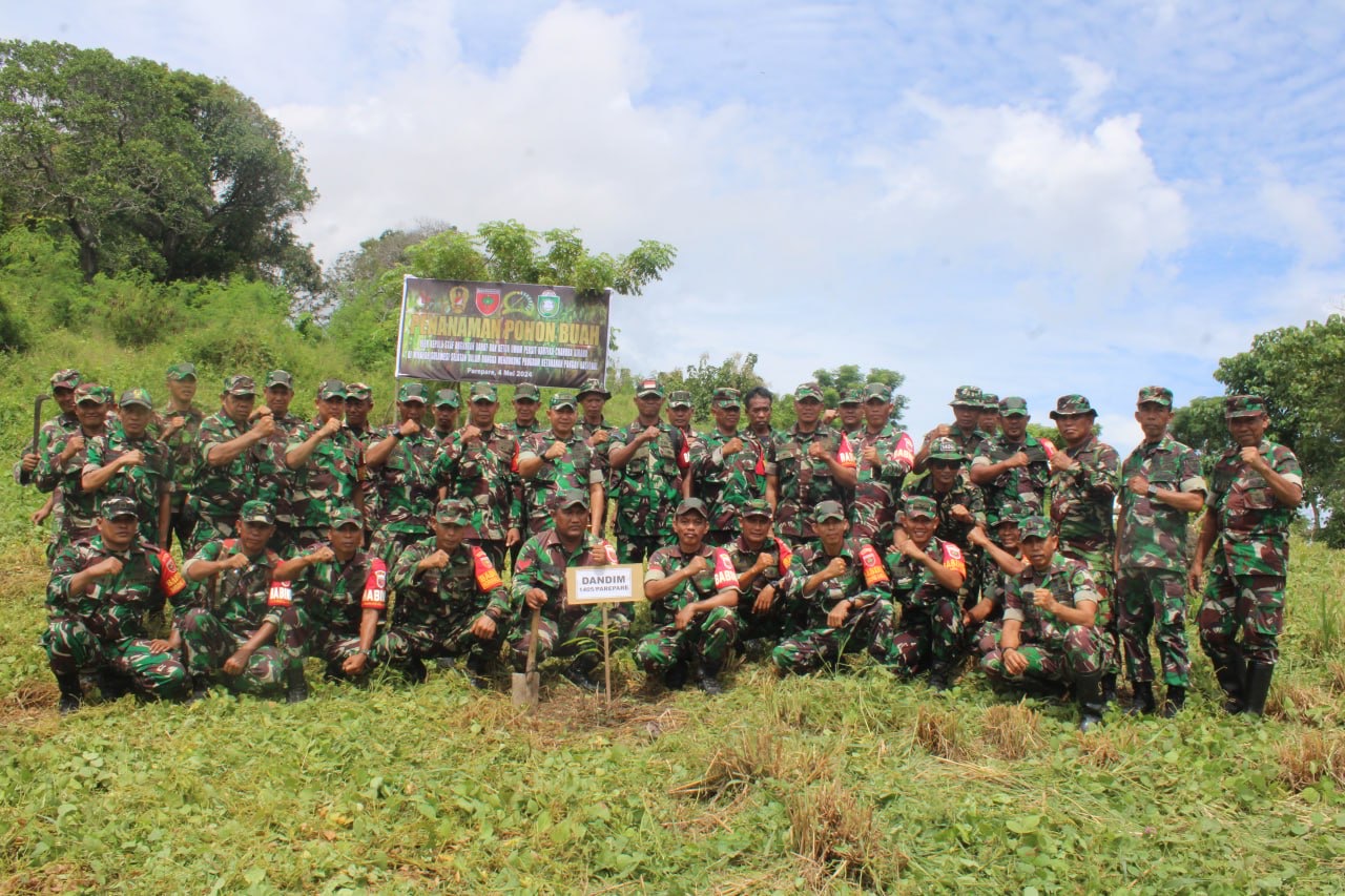 Dandim 1405/Parepare Pimpin pelaksanaan Penanaman Pohon Buah secara serentak"Di Wilayah Kodam XIV/Hsn secara zoom meeting di Kota Parepar