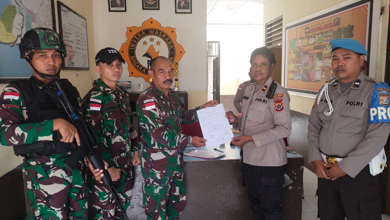 Perangi Peredaran Narkoba di Perbatasan RI-PNG, Satgas Pamtas Yonif 726/Tml Serahkan Barang Bukti Ganja